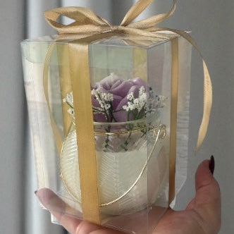 Vela decorativa de soya con flor de peonía – en frasco redondo con caja de regalo.