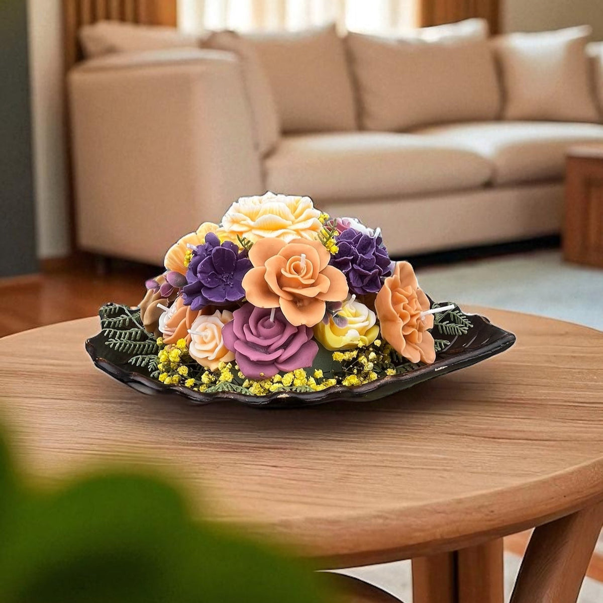 Ramo de flores de cera en tonos otoñales.