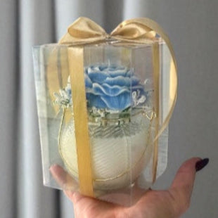 Vela decorativa de soya con flor de peonía – en frasco redondo con caja de regalo.